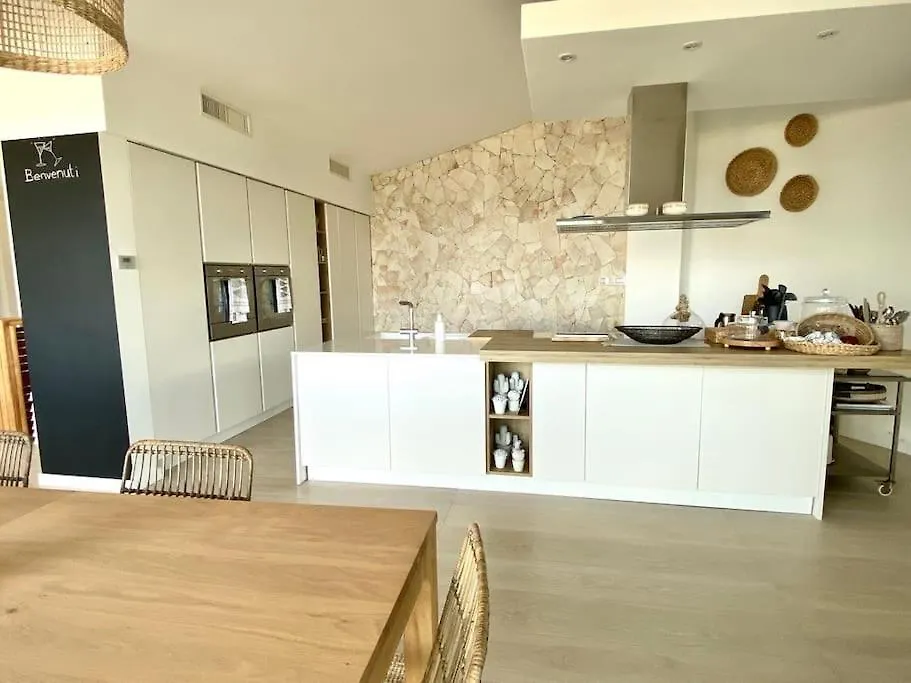 Fenandgi Luxury Hospitality At Its Finest ! Hotel Porto Columbu - Perd'E Sali Guest house