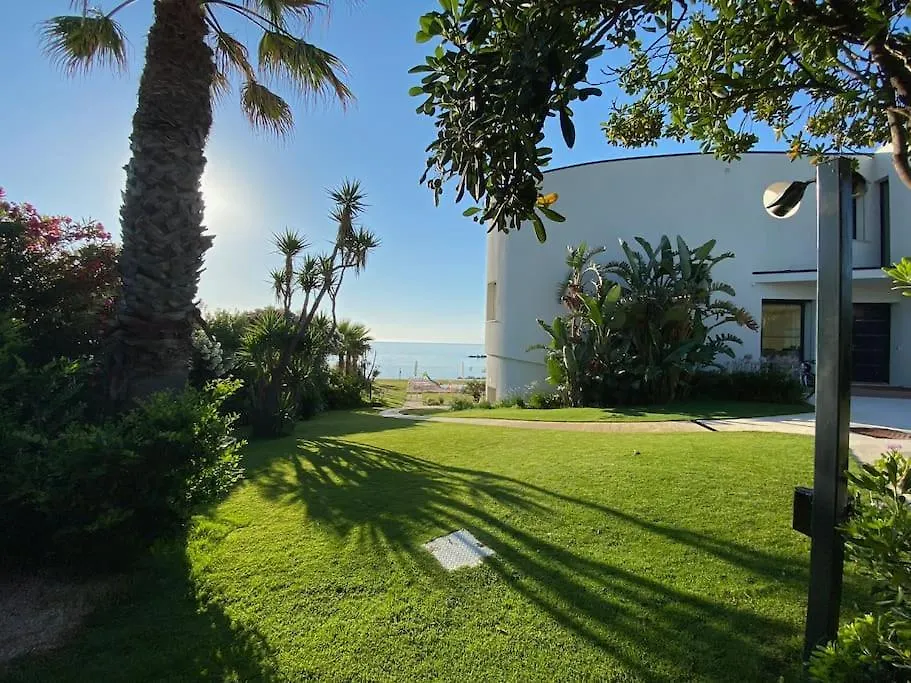 Guest house Fenandgi Luxury Hospitality At Its Finest ! Hotel Porto Columbu - Perd'E Sali
