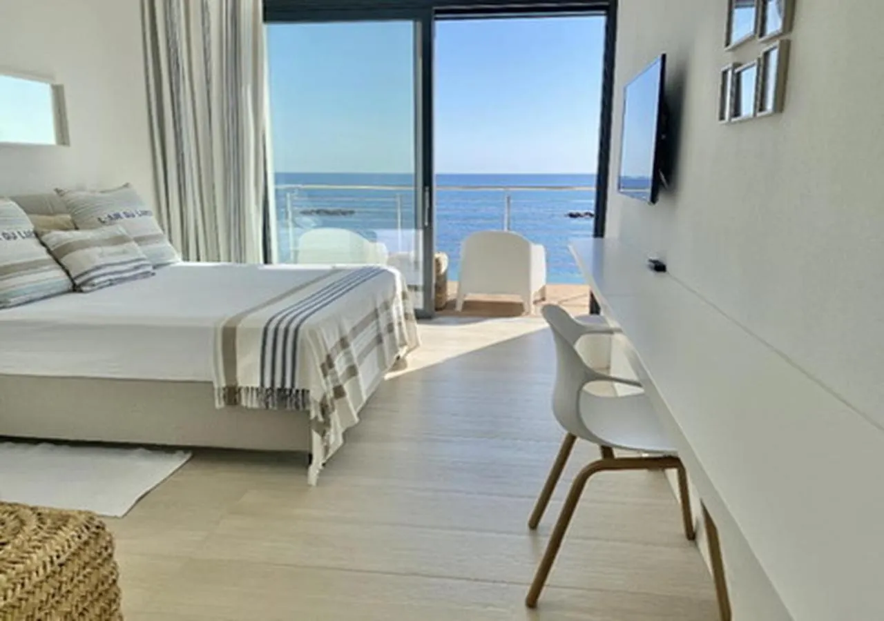 Fenandgi Luxury Hospitality At Its Finest ! Hotel Porto Columbu - Perd'E Sali Guest house